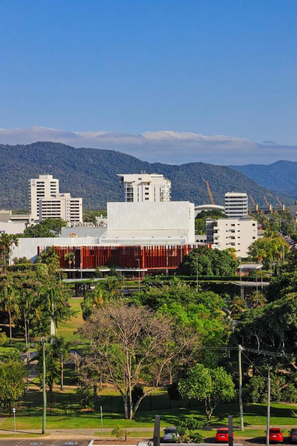 Sunshine Tower Hotel Cairns Kültér fotó